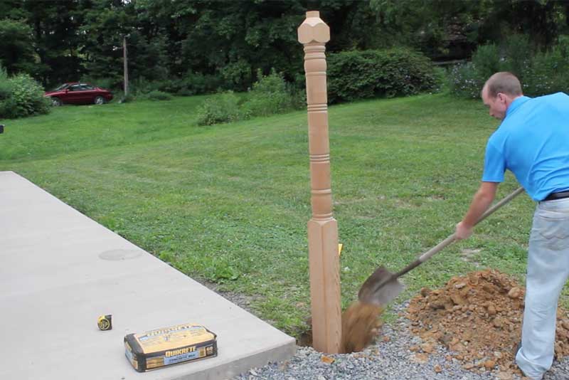 How to Install Lamp Posts - Guide - Planting the Lamp Post